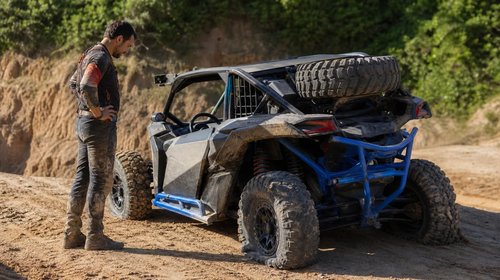 Pneu de off road esportivo na areia com pressão baixa, destacando que selante não serve para esse uso