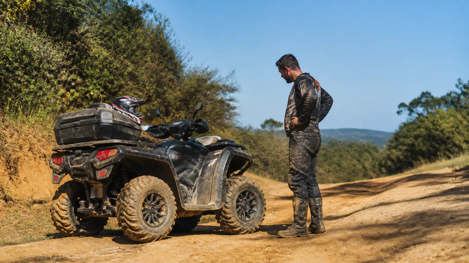 ATV em terreno off-road com pneu robusto para alta tração e desempenho seguro